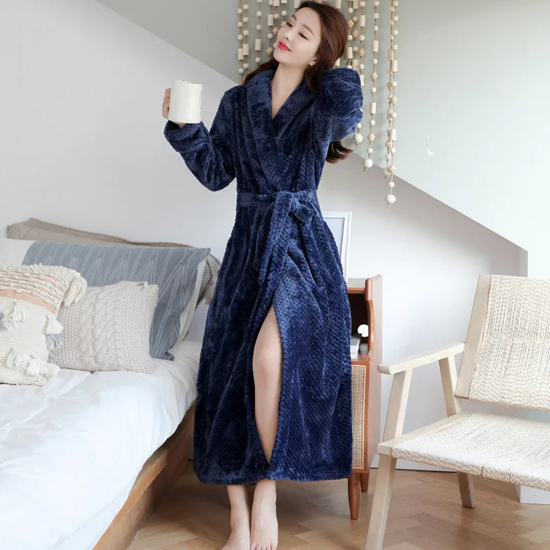 Evi Plush Bathrobe – Cozy Stylish Winter Lounge Robe