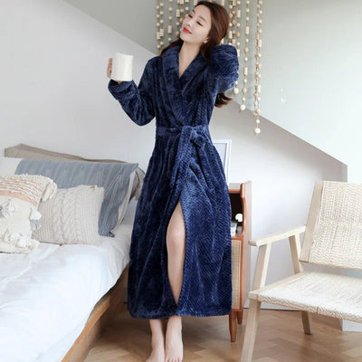 Evi Plush Bathrobe – Cozy Stylish Winter Lounge Robe