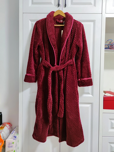 Evi Plush Bathrobe – Cozy Stylish Winter Lounge Robe