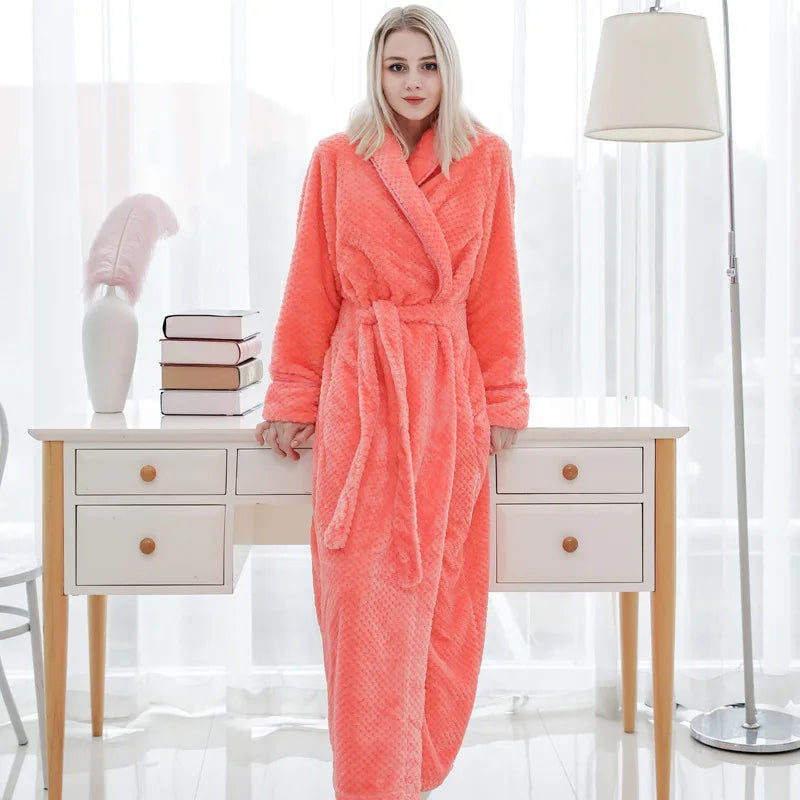 Evi Plush Bathrobe – Cozy Stylish Winter Lounge Robe