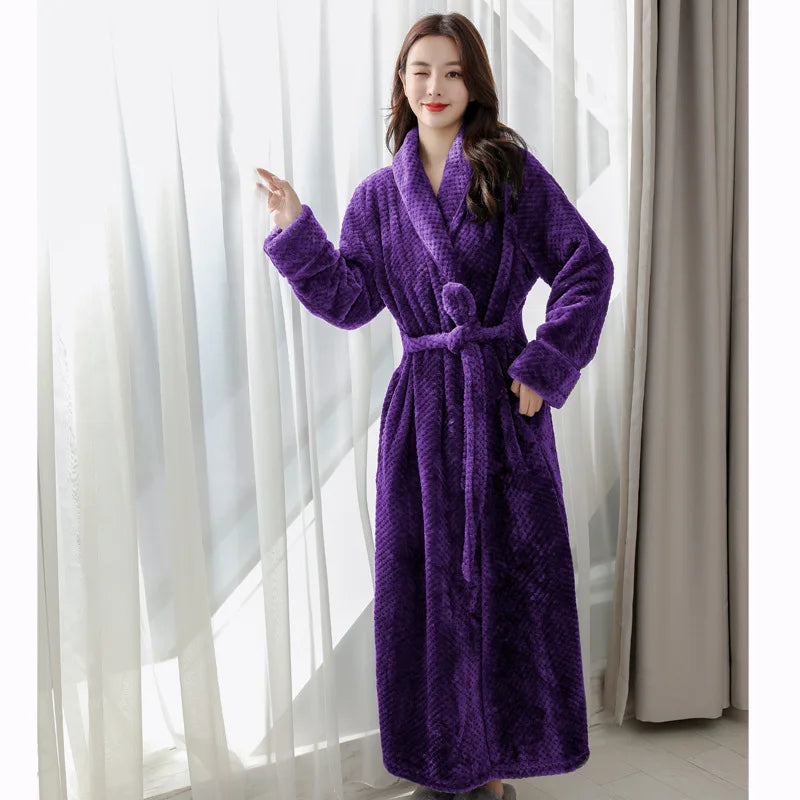 Evi Plush Bathrobe – Cozy Stylish Winter Lounge Robe