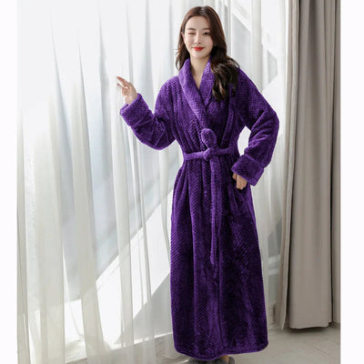 Evi Plush Bathrobe – Cozy Stylish Winter Lounge Robe