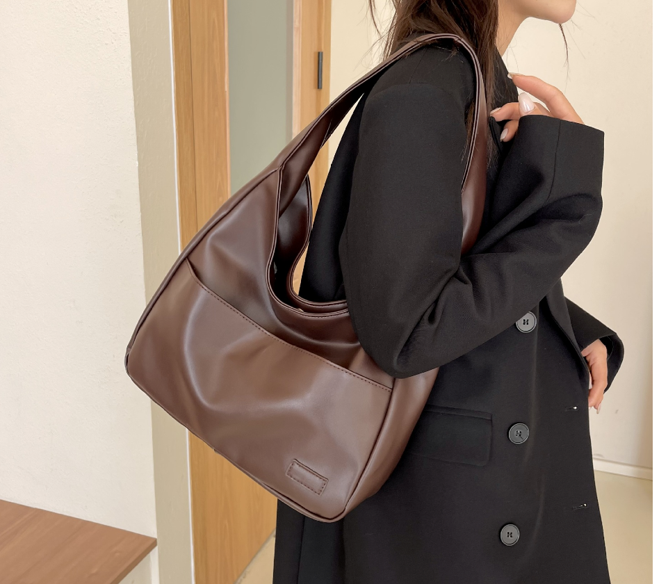 Claudia Leather Everyday Bag – Chic & Functional