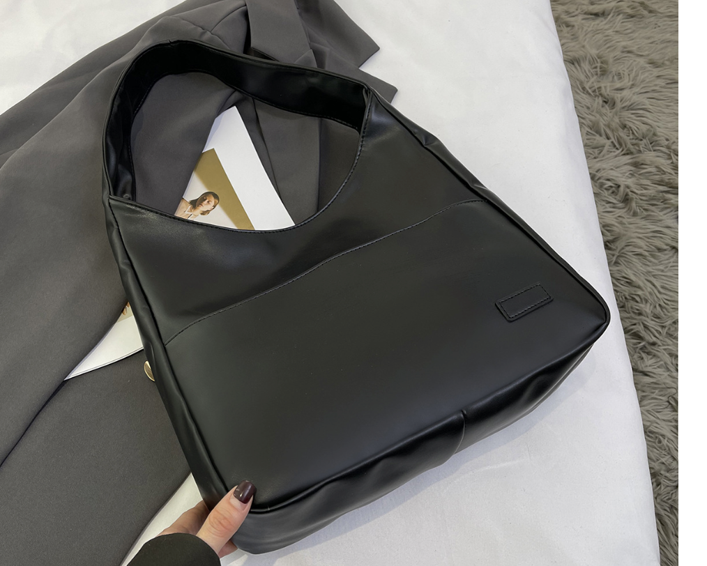 Claudia Leather Everyday Bag – Chic & Functional