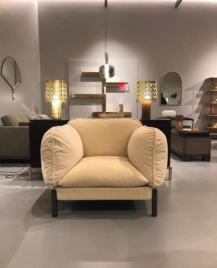 Brass Table Lamp with Leaf Design Shade