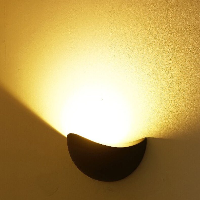 Minimalist Half-Round LED Wall Light – Modern Indoor/Outdoor Lamp