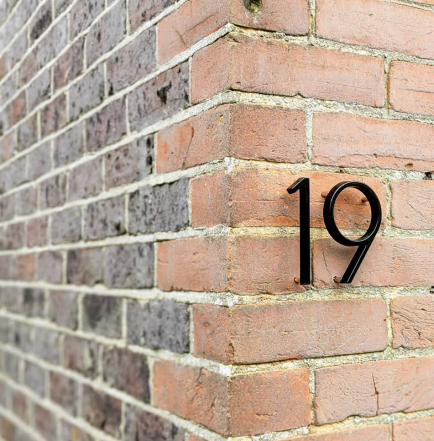 Black house Modern Black Floating House Numbers – Weatherproof Zinc Alloy