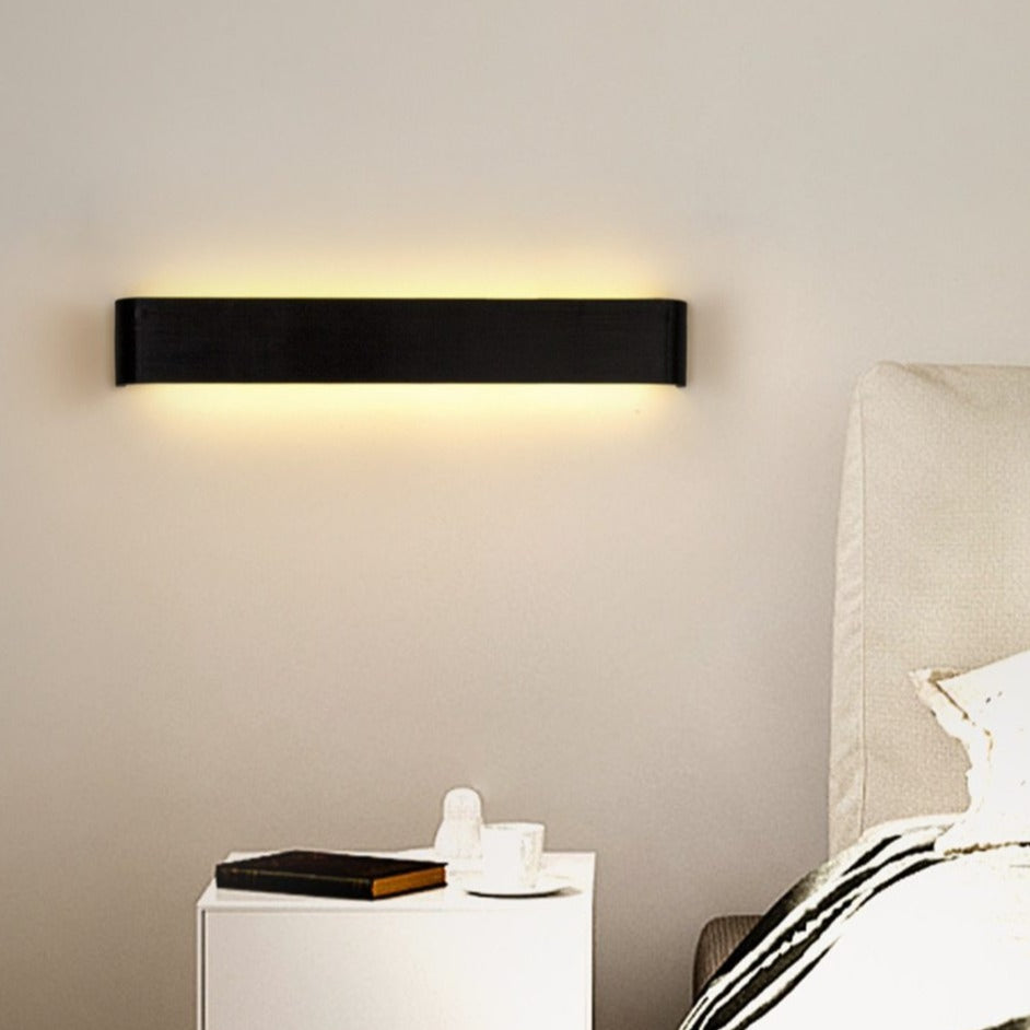 Contemporary LED Wall Lamp – Sleek Black Aluminum Light