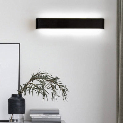 Contemporary LED Wall Lamp – Sleek Black Aluminum Light
