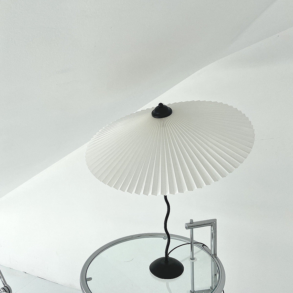 Squiggle Umbrella Table Lamp – Modern Twirl Design with Chrome Finish