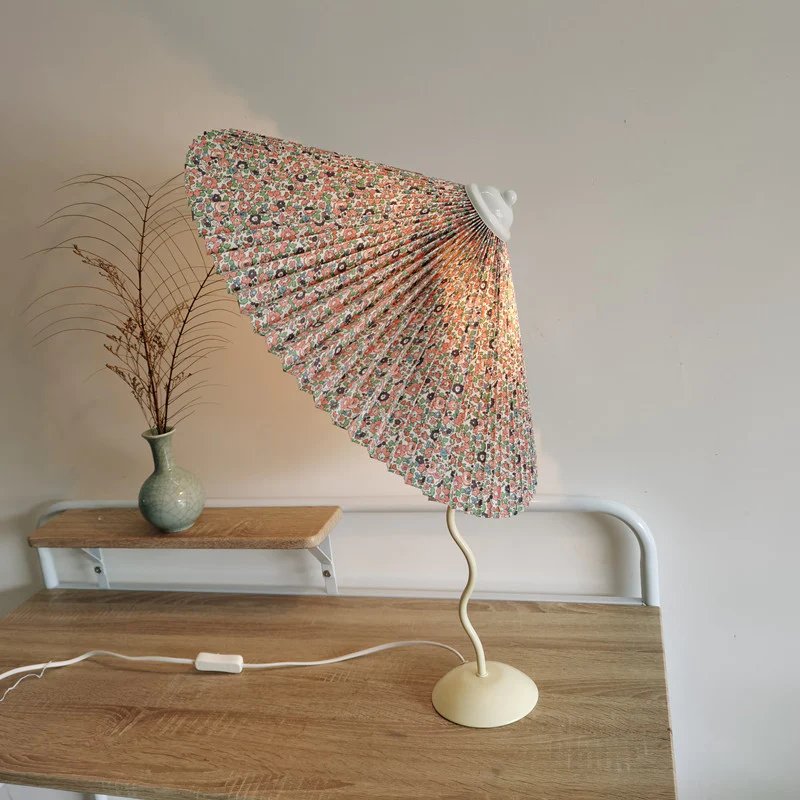 Squiggle Umbrella Table Lamp – Modern Twirl Design with Chrome Finish