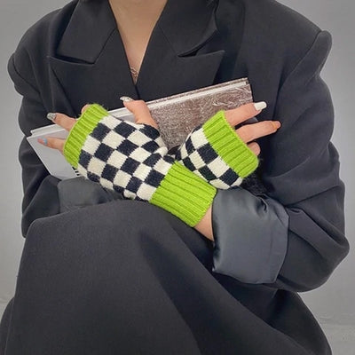 Women’s Checkered Winter Gloves – Warm Fingerless Knit Plaid Design