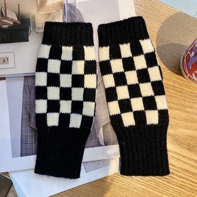 Women’s Checkered Winter Gloves – Warm Fingerless Knit Plaid Design