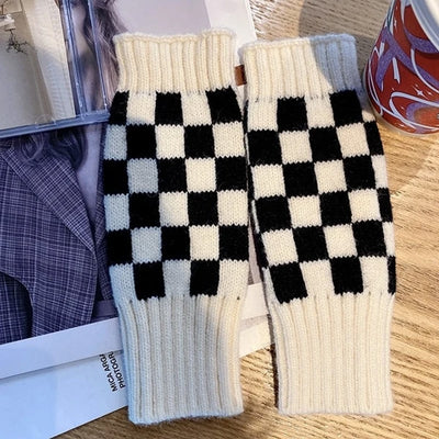 Women’s Checkered Winter Gloves – Warm Fingerless Knit Plaid Design