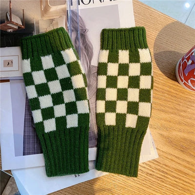 Women’s Checkered Winter Gloves – Warm Fingerless Knit Plaid Design