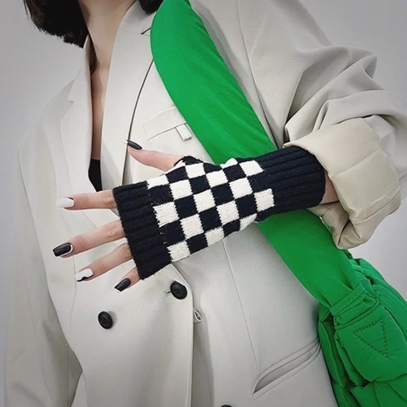 Women’s Checkered Winter Gloves – Warm Fingerless Knit Plaid Design