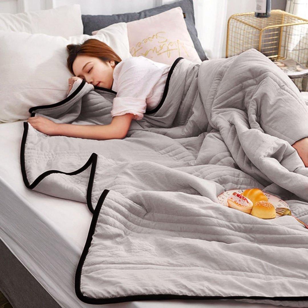 Cooling Blanket for Summer Nights – Lightweight and Breathable