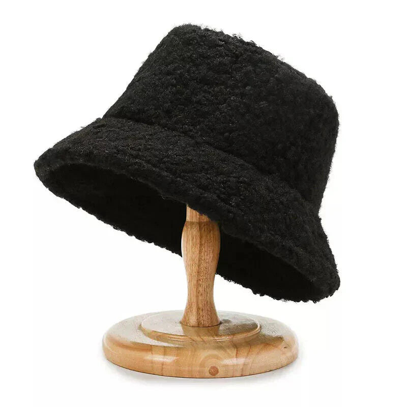 Livia Women’s Teddy Bucket Hat Warm Lambswool