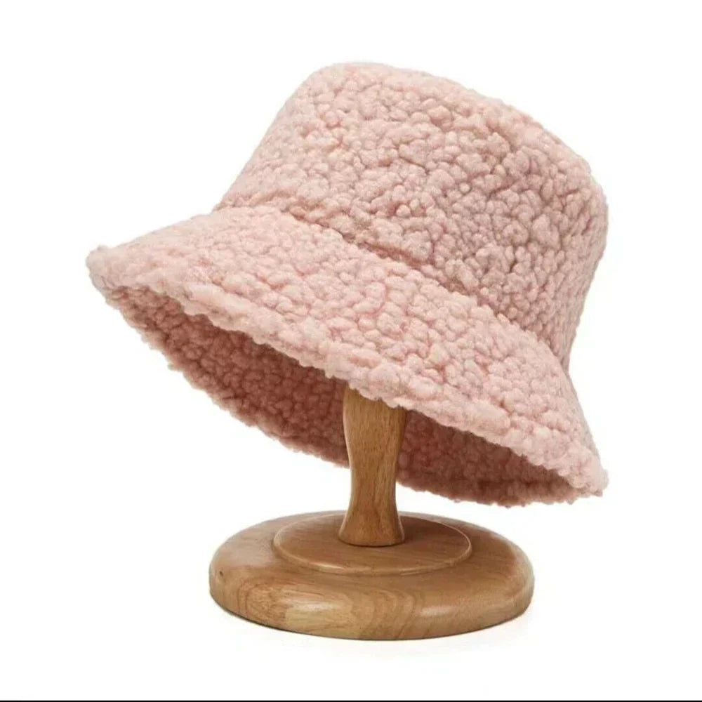 Livia Women’s Teddy Bucket Hat Warm Lambswool